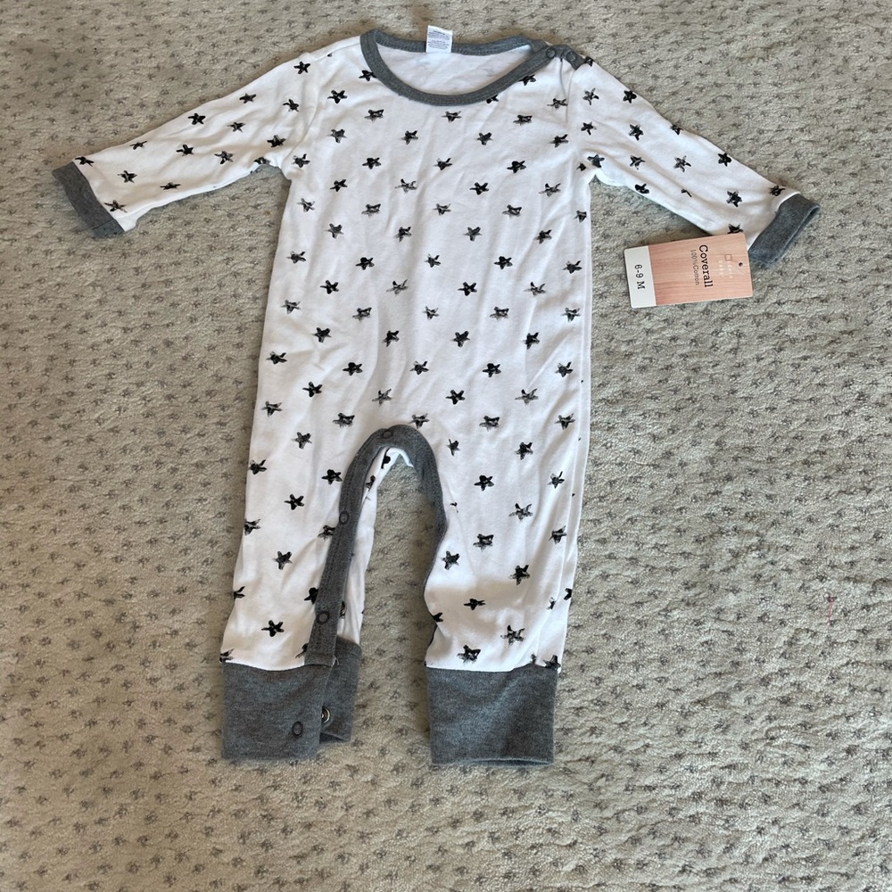 White gray star onesie 6-9m NEW w TAG